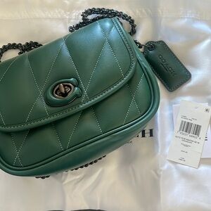 NWT Coach Pillow Madison 18 in Dark Pine🌲💚